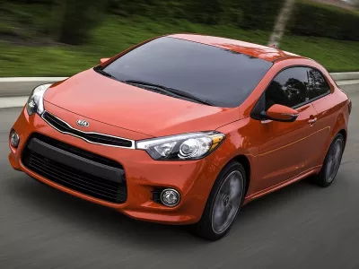 *THAY KÍNH XE KIA Cerato Koup tại nhà